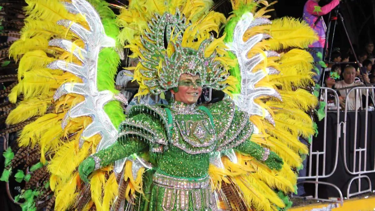 Los disfraces con colores brillantes fueron los protagonistas del Carnaval Conurbado 2026