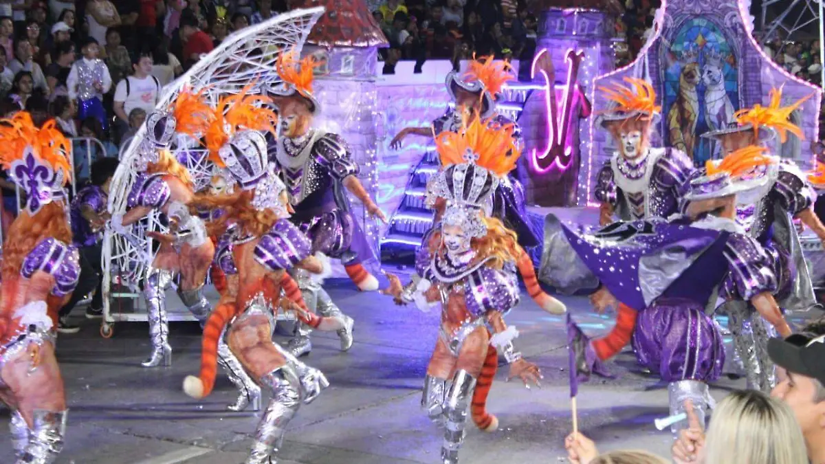 Una compañía de danza en el Carnaval optó por disfraces con inspiración de "Cats"