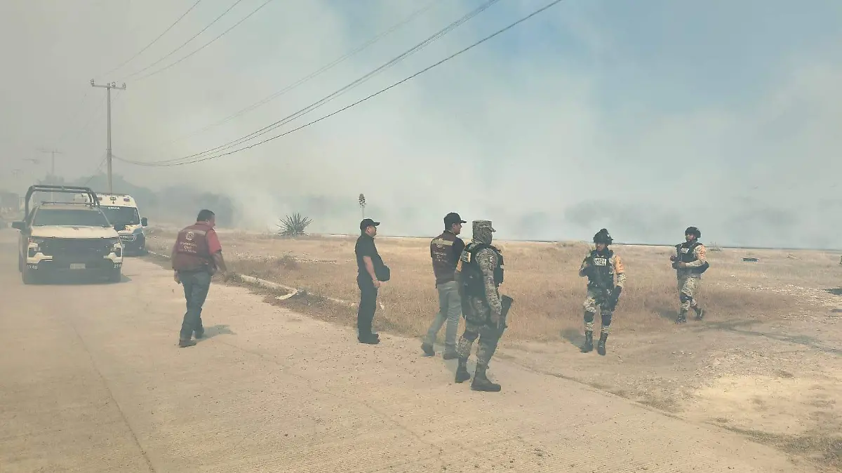 Intensa movilización de cuerpos de emergencia por incendio en Soto La Marina
