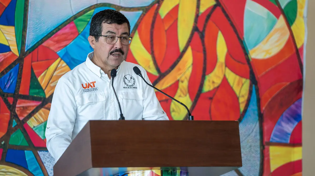 El rector de la UAT, Dámaso Anaya Alvarado, impulsa regulaciones en el uso de IA en la casa de estudios 
