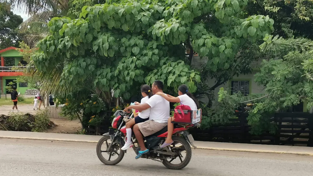 12-2_04_Hay personas