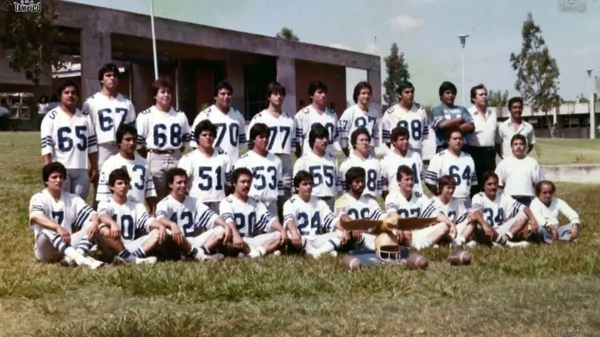 En 1973, Córdoba Aviña fue integrante del primer equipo de futbol americano de la UAT