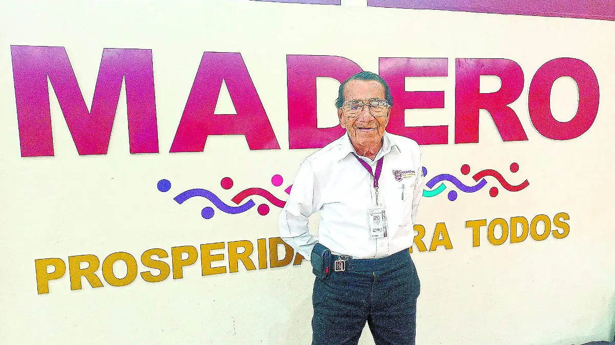 La labor de Javier González Martínez, "El Compita", fue clave para la construcción del gimnasio El Mexicano