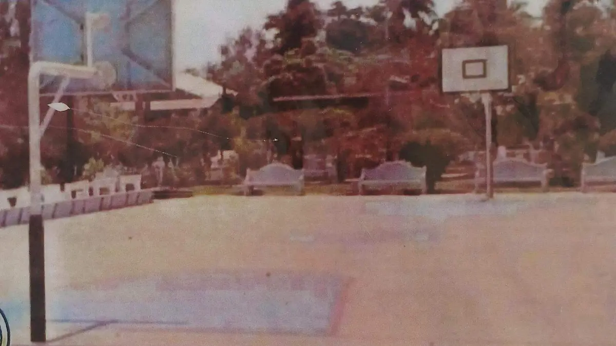 En 1985 era simplemente una cancha de cemento de concreto con unas banquitas alrededor