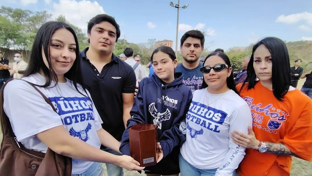 Familiares del coach José Córdoba rindieron emotivo homenaje