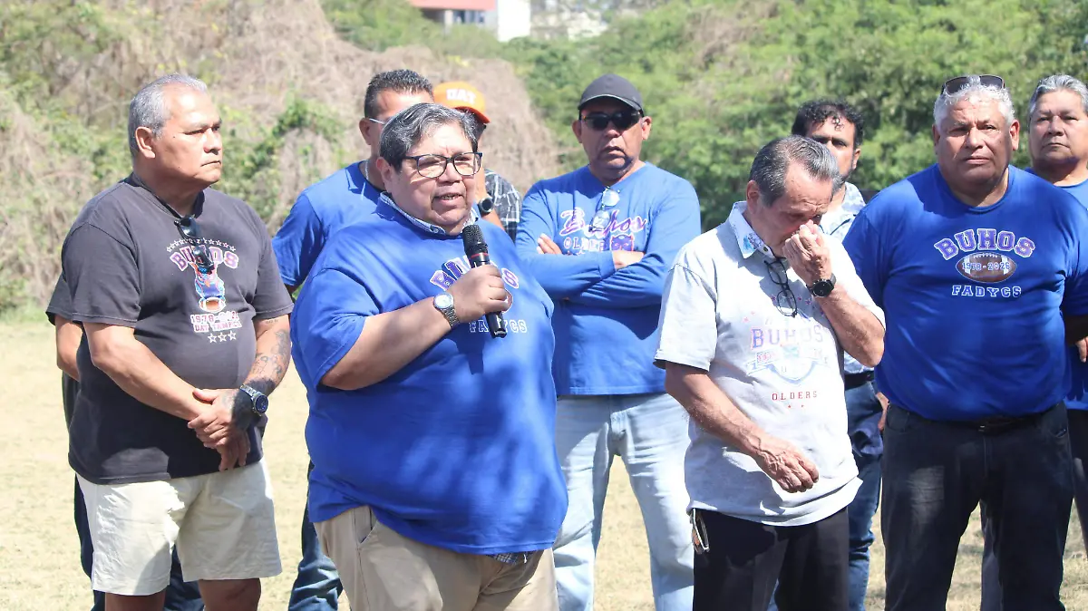 Se contaron anécdotas del coach y de los Búhos de futbol americano