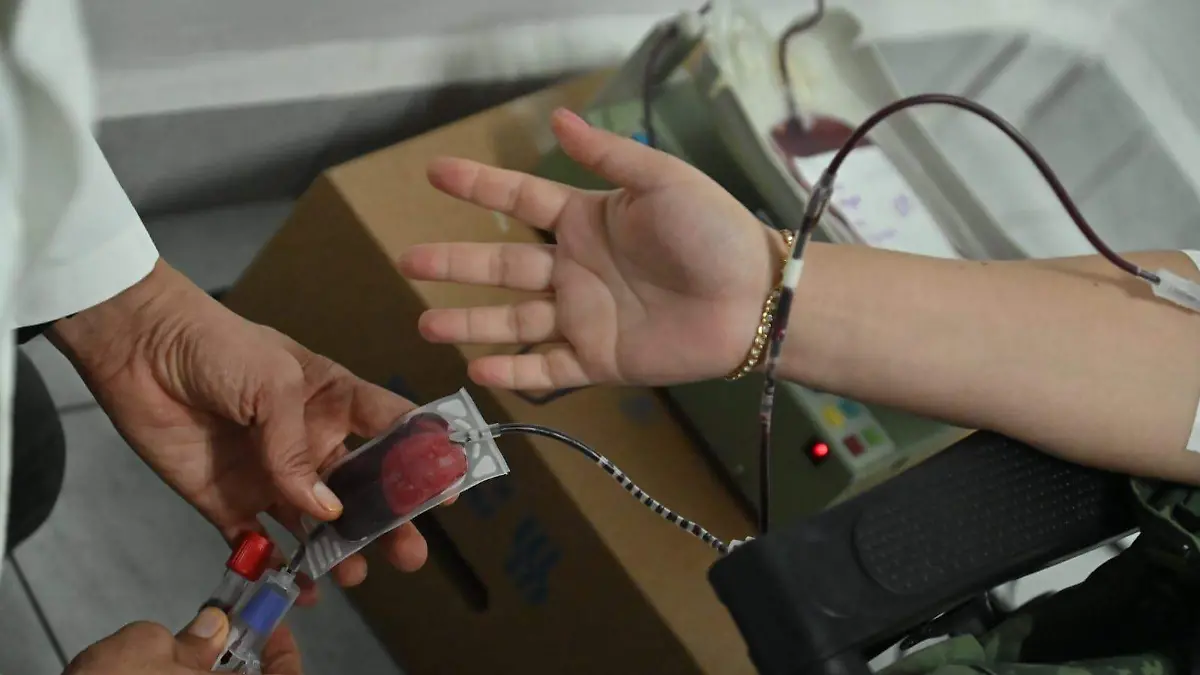 La donación de sangre se realizan en hospitales e instituciones educativas, antes de su uso se realizan para descartar VIH, hepatitis B, hepatitis C y sífilis