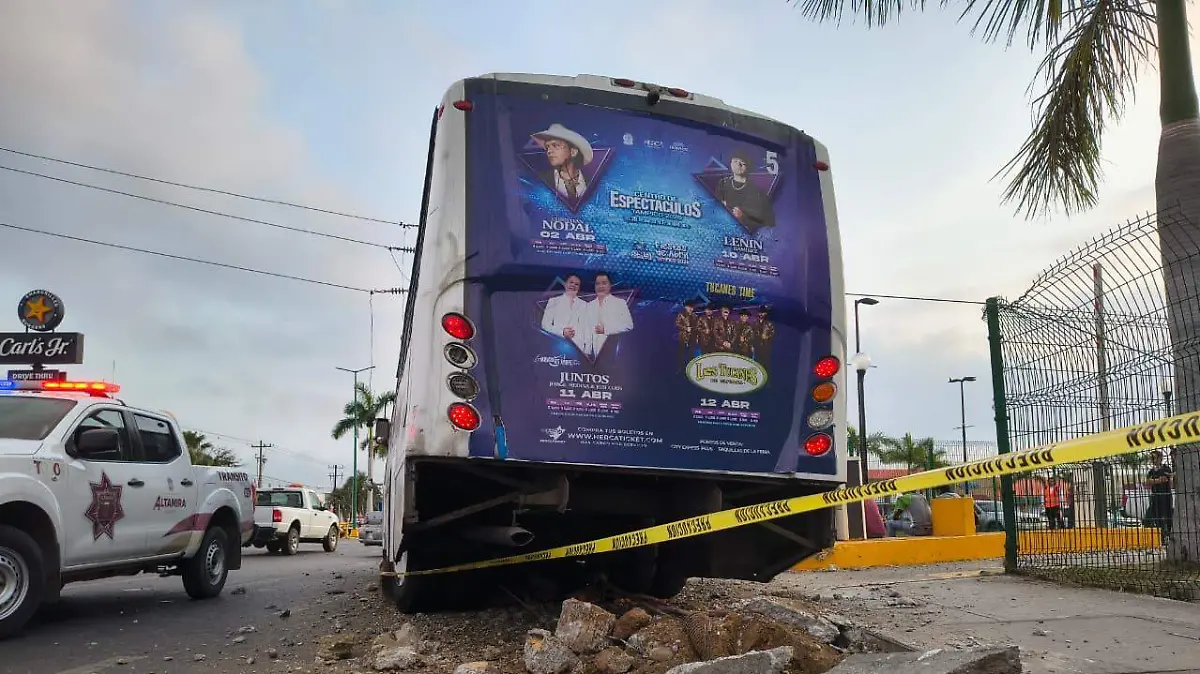 Poste choque Altamira