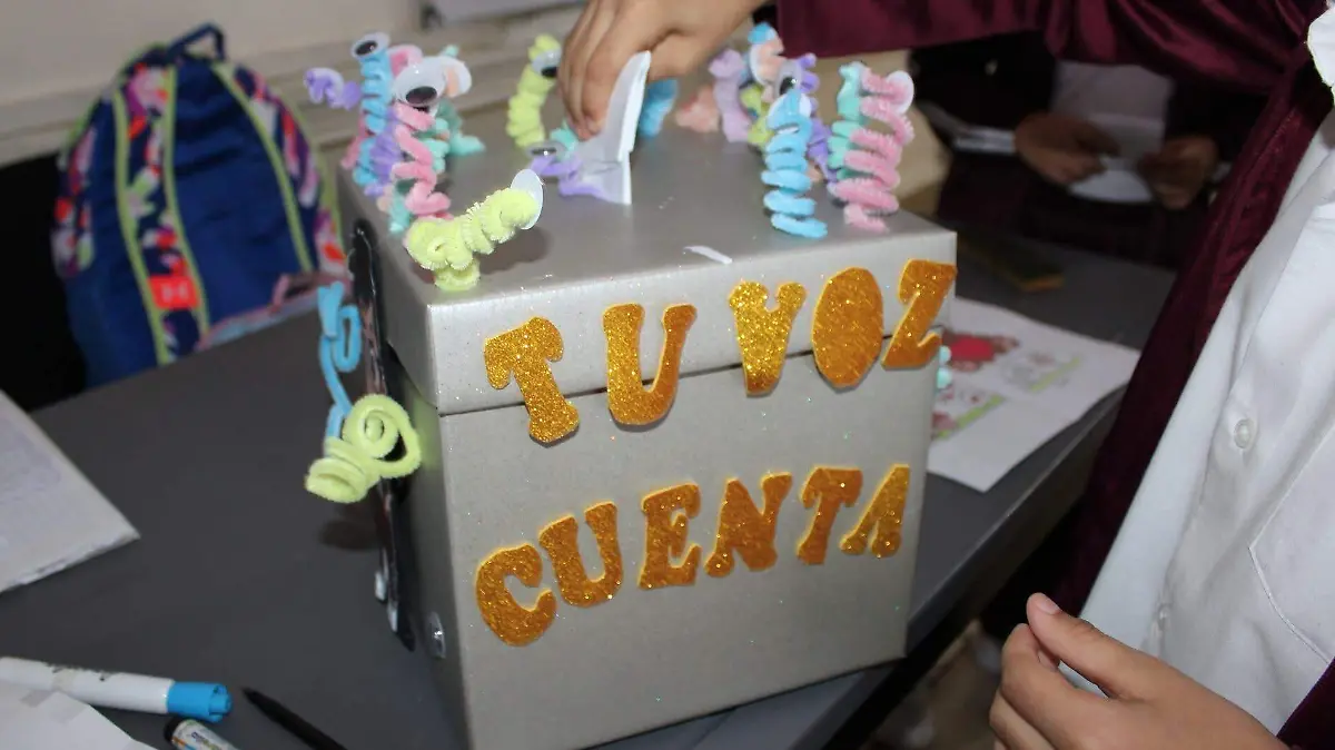 Colocan buzón de voz para estudiantes, para conocer su sentir y elaborar programas preventivos para cada grupo