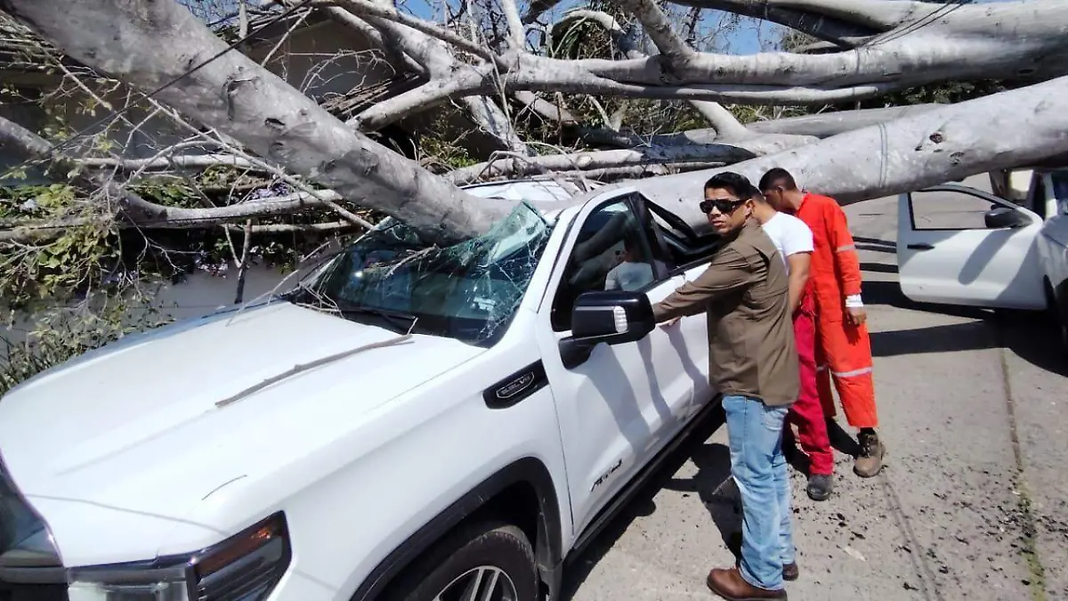 El incidente dejó una persona herida y cuantiosos daños materiales en Tampico
