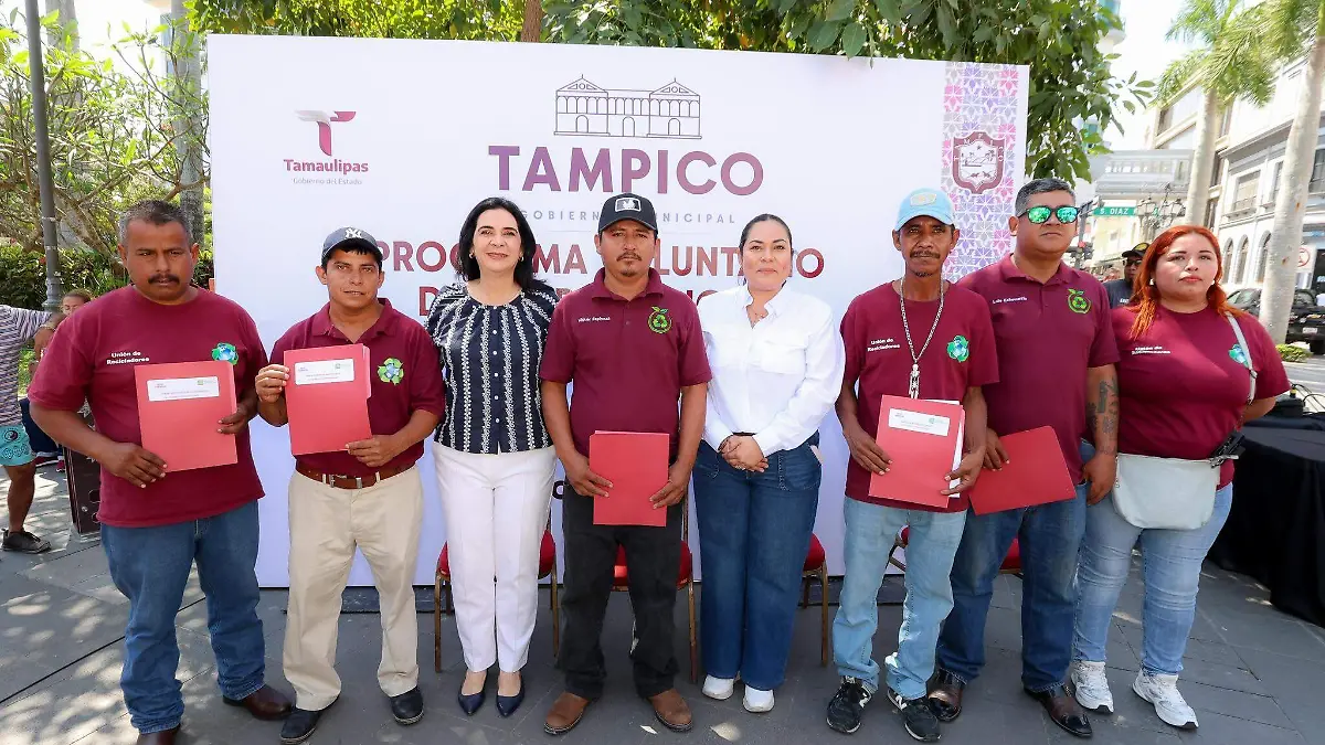 Tampico reemplaza carretas con caballos, entregan motocicletas de carga a recicladores
