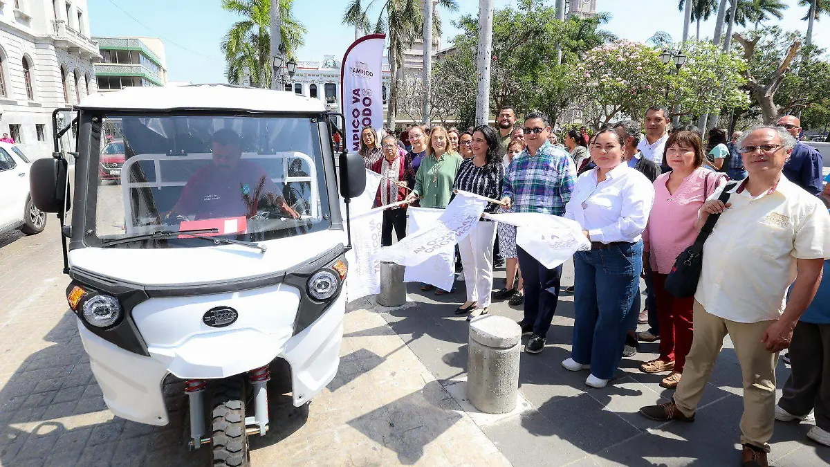 El gobierno municipal de Tampico entregó cinco motocicletas de carga a recicladores