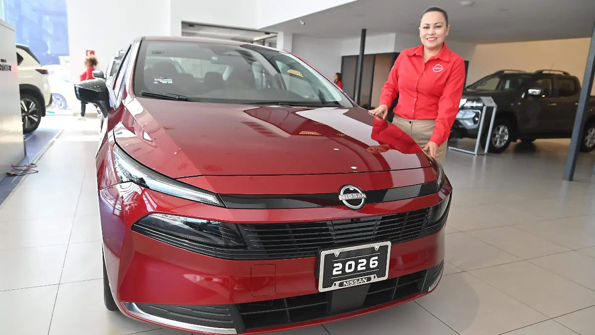 Con más de un millón de unidades vendidas a nivel mundial en sus dos generaciones pasadas, Nissan Versa es punta de lanza para el segmento de sedanes