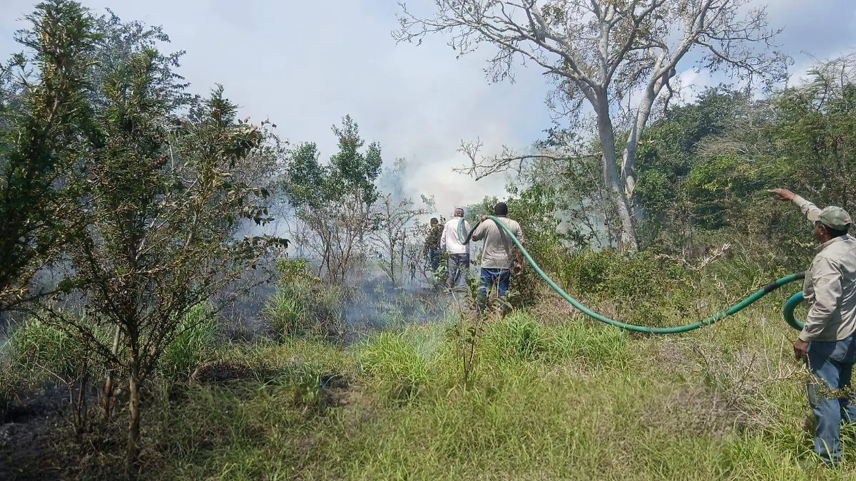 PC atendió ambos incendios en Tampico Alto