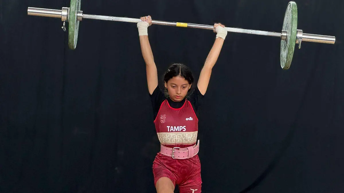 Jóvenes de Tampico buscan medallas en la Olimpiada Nacional en halterofilia