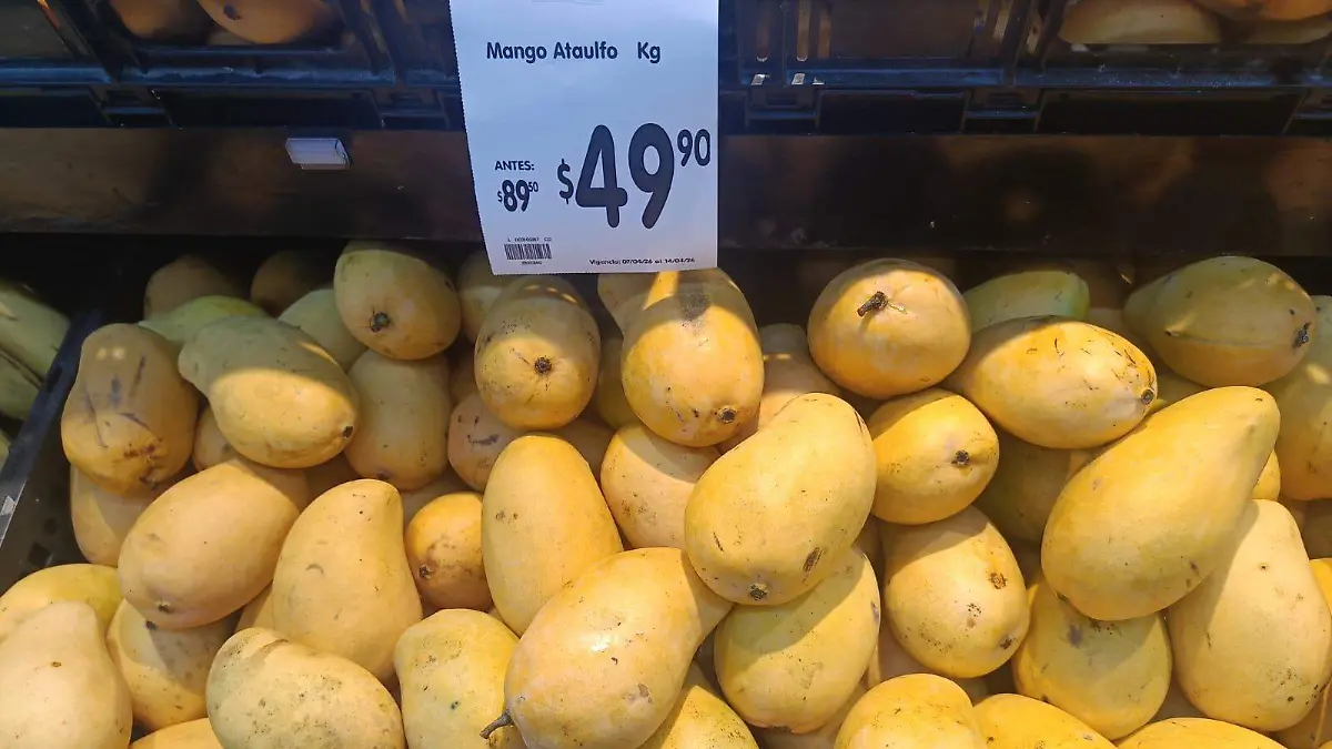 El mango se vende casi al mismo tiempo en tiendas y mercados de la zona sur