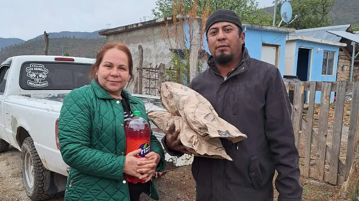Entregan "kits de capirotada" casa por casa en Miquihuana
