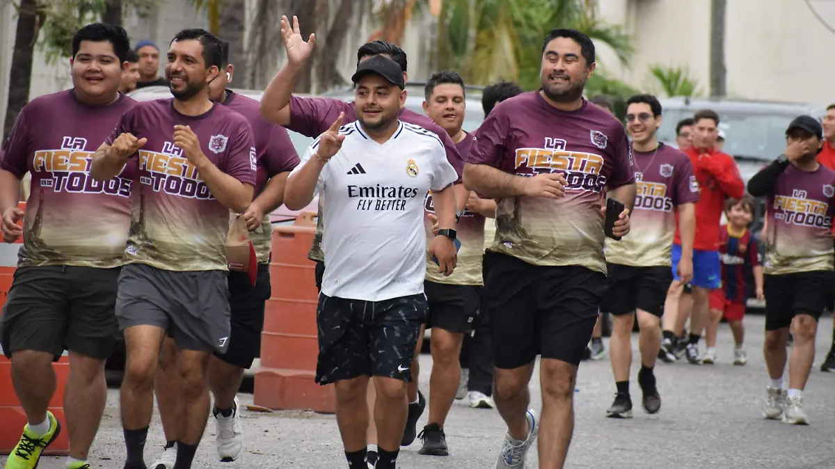 Cerca de 300 deportistas corrieron