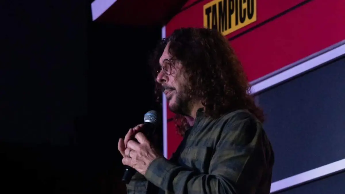 Una noche llena de risas a cargo de @oscarburgostv en @lacasadeoscarburgospuebla en colaboració (2)