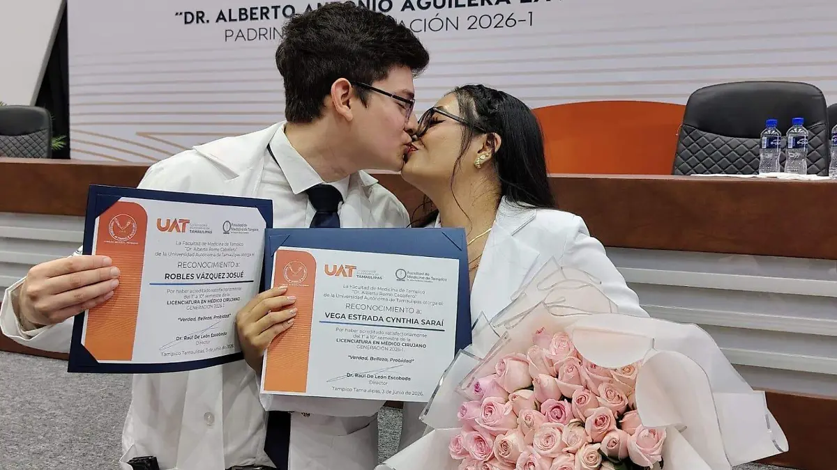 JMC-LA PAREJA CULMINO SUS ESTUDIOS