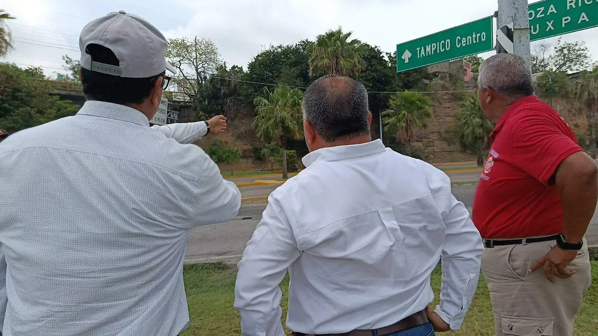 Notifican a familias que viven en zonas de riesgo