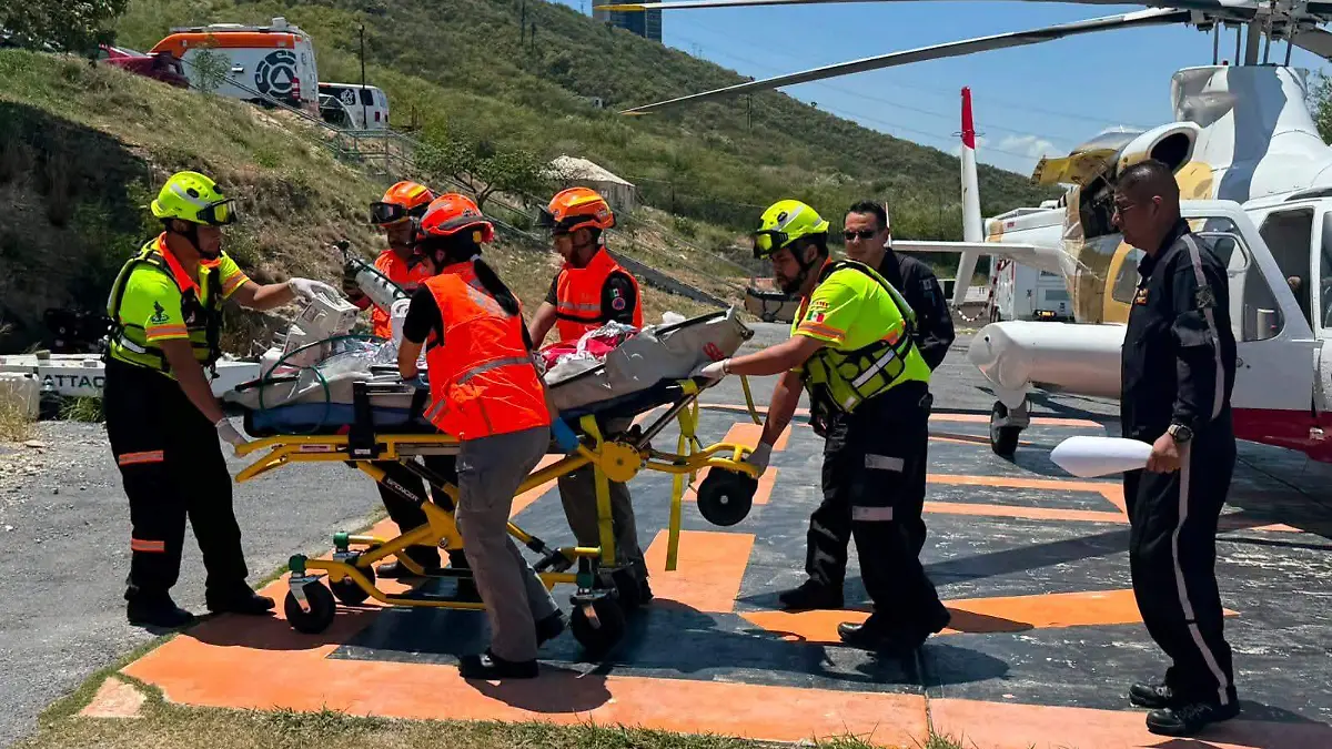 Con equipo especializado