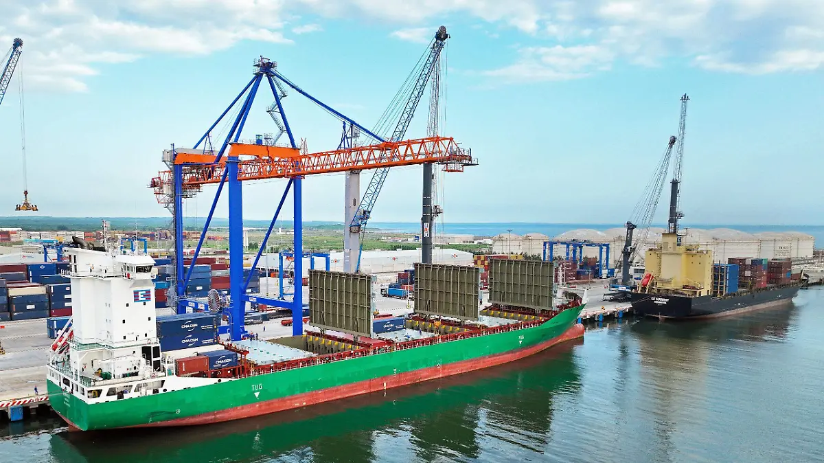 CMA-CGM-fortalece-su-conectividad-con-el-servicio-ALTAMIRA-EXPRESS-en-la-Terminal-de-Grupo-CICE-en-la-Bahia-Norte-del-Puerto-de-Veracruz-1-scaled