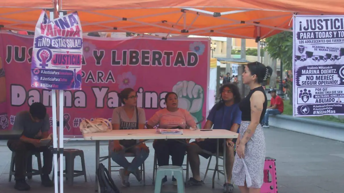 JMC-EN LA PLAZA DE ARMAS