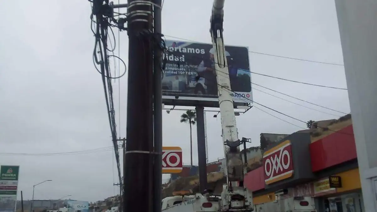 Choque ocasiona corte de luz en la Cacho