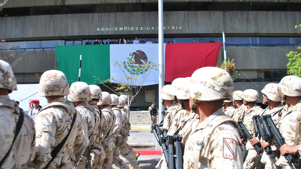 Desfile conmemorativo del 5 de Mayo
