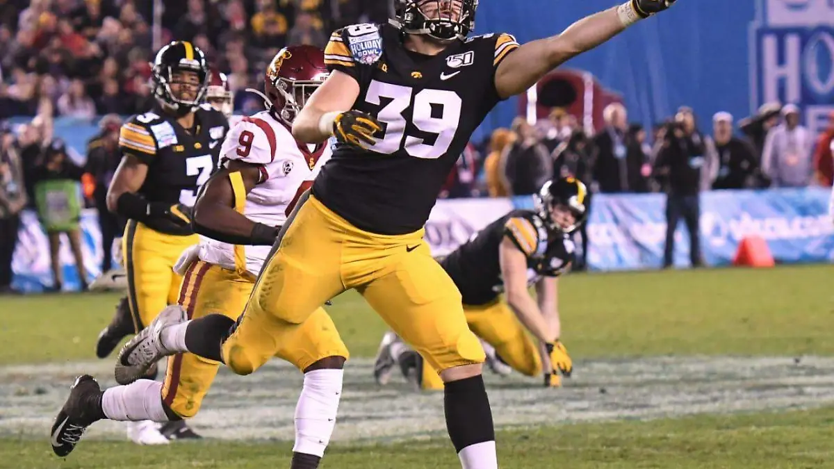 Hawkeyes vs Trojans 