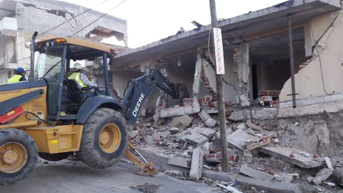 Demolición en la colonia Sánchez Taboada