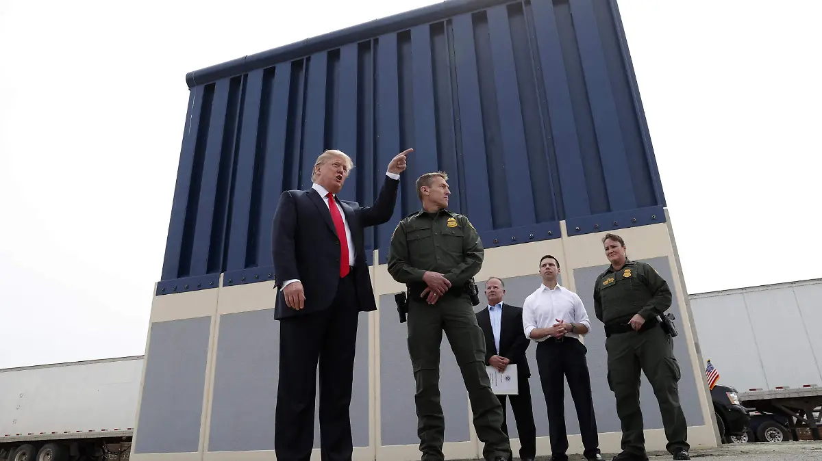 2018-03-13T202641Z_1366135384_HP1EE3D1KSH5O_RTRMADP_3_USA-TRUMP-CALIFORNIA