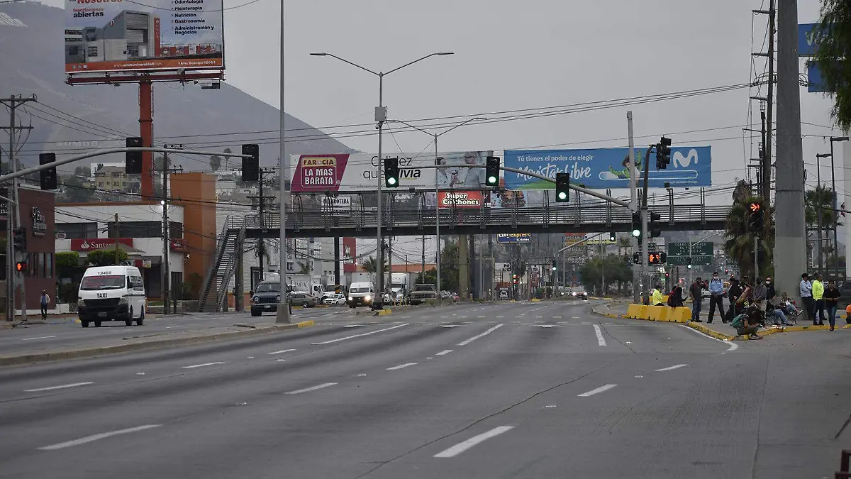 Calle-Vehículos-anuncios