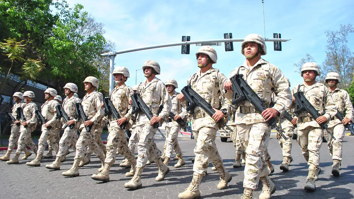 Desfile conmemorativo del 5 de Mayo