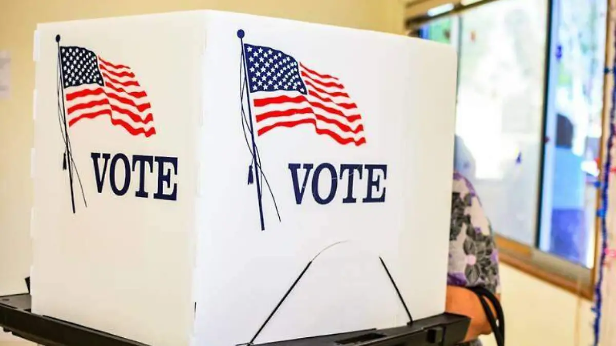 Asisten ciudadanos de Calexico a votar por Gobernador, congreso y consejales