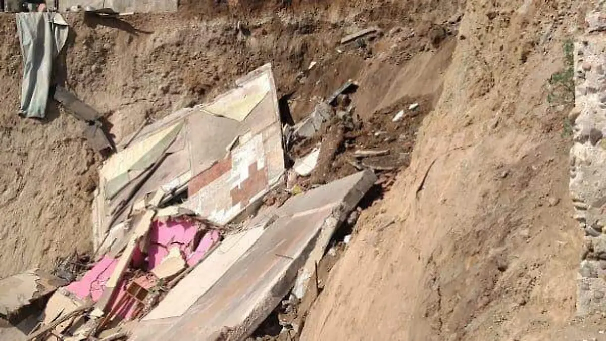 Caen dos viviendas más en Lomas del Rubí