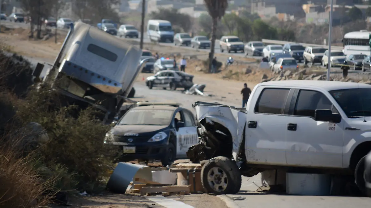 Accidente-vehicular-en-bulevar-2000 