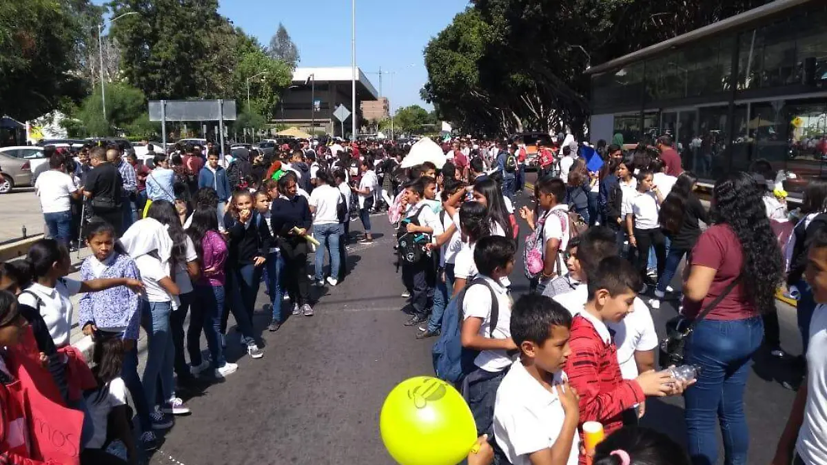 Estudiantes de zona este exigen condiciones dignas en escuelas