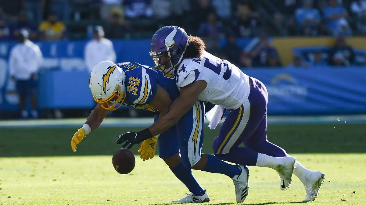 Vikingos arrollan a Chargers