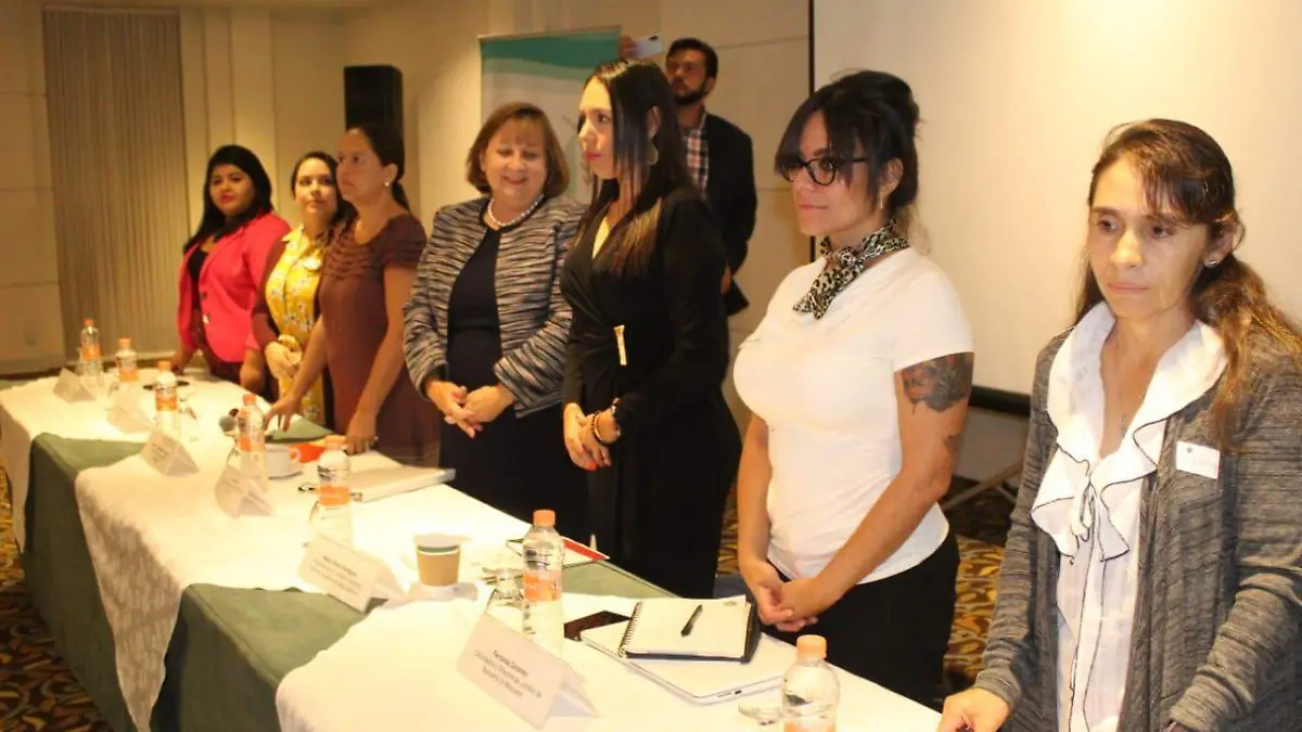 Documenta y CEDHBC seminario para adolescentes