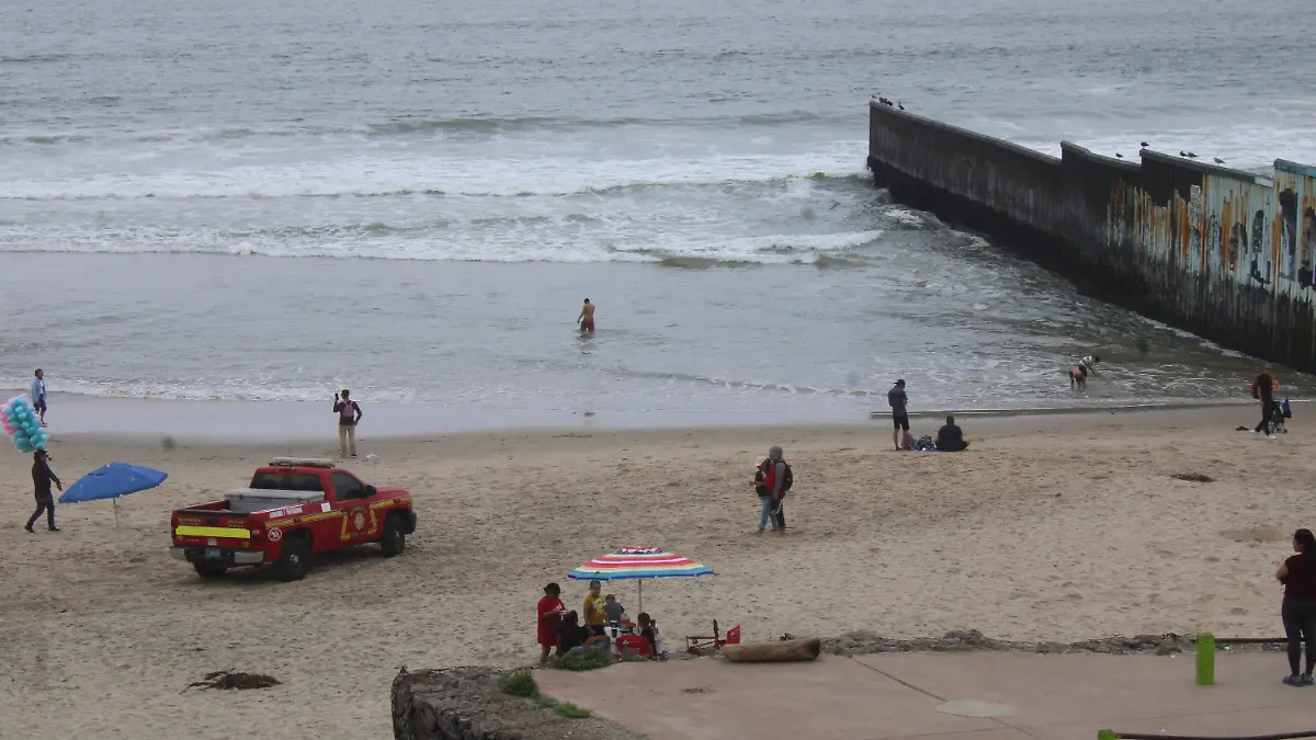 90 AG CONTAMINACION PLAYA