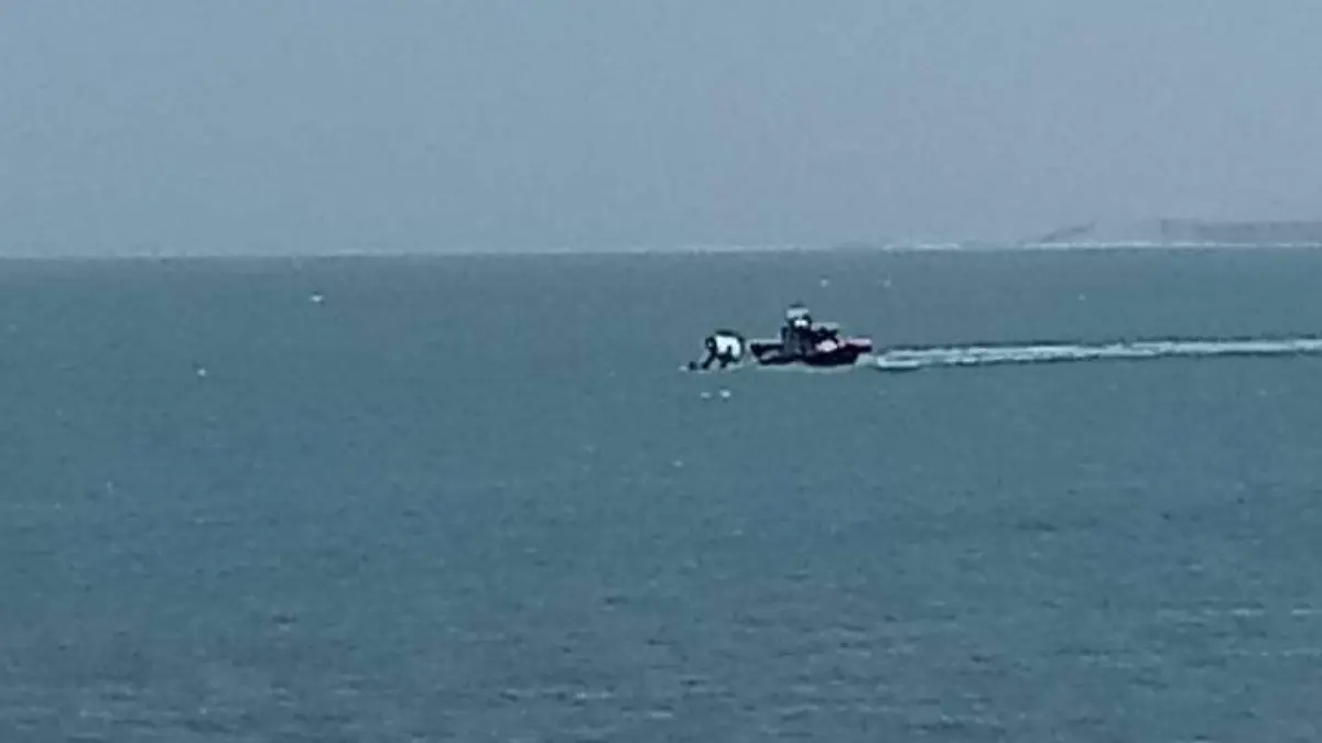 Avión se estrella en el puerto