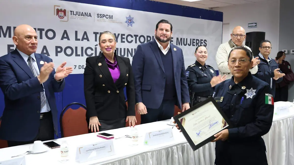 mujeres-policías-reconocimiento