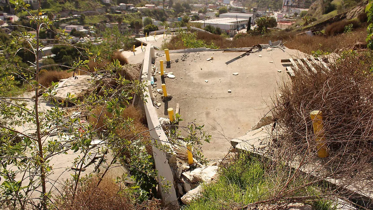 La-Sierra-edificios-deslizamiento
