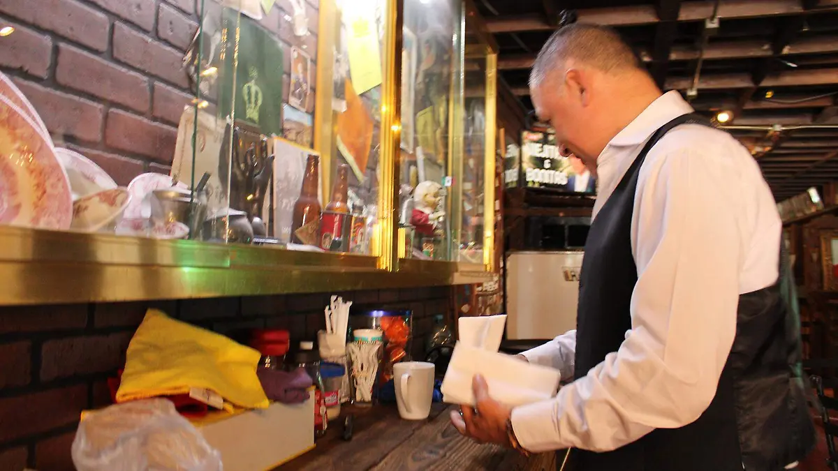 Meseros-trabajo-gastronomía