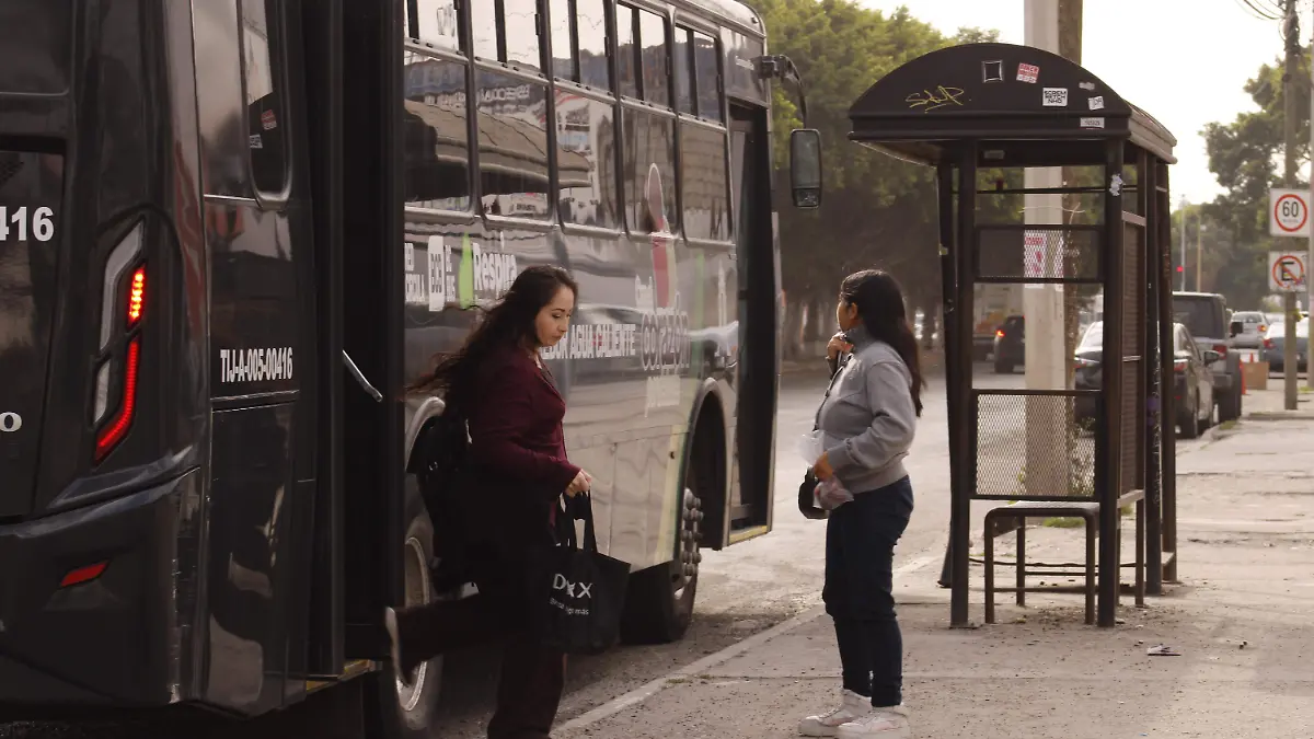 Transporte-agua-caliente-camión