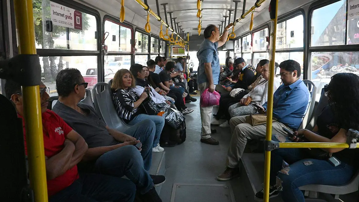 Camión-ruta-agua-caliente