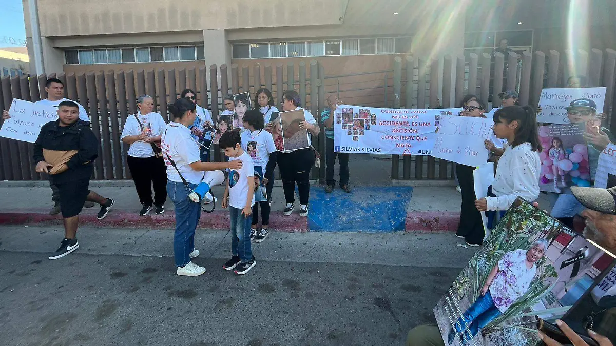 Manifestación-Silvia-Aurora-audiencia