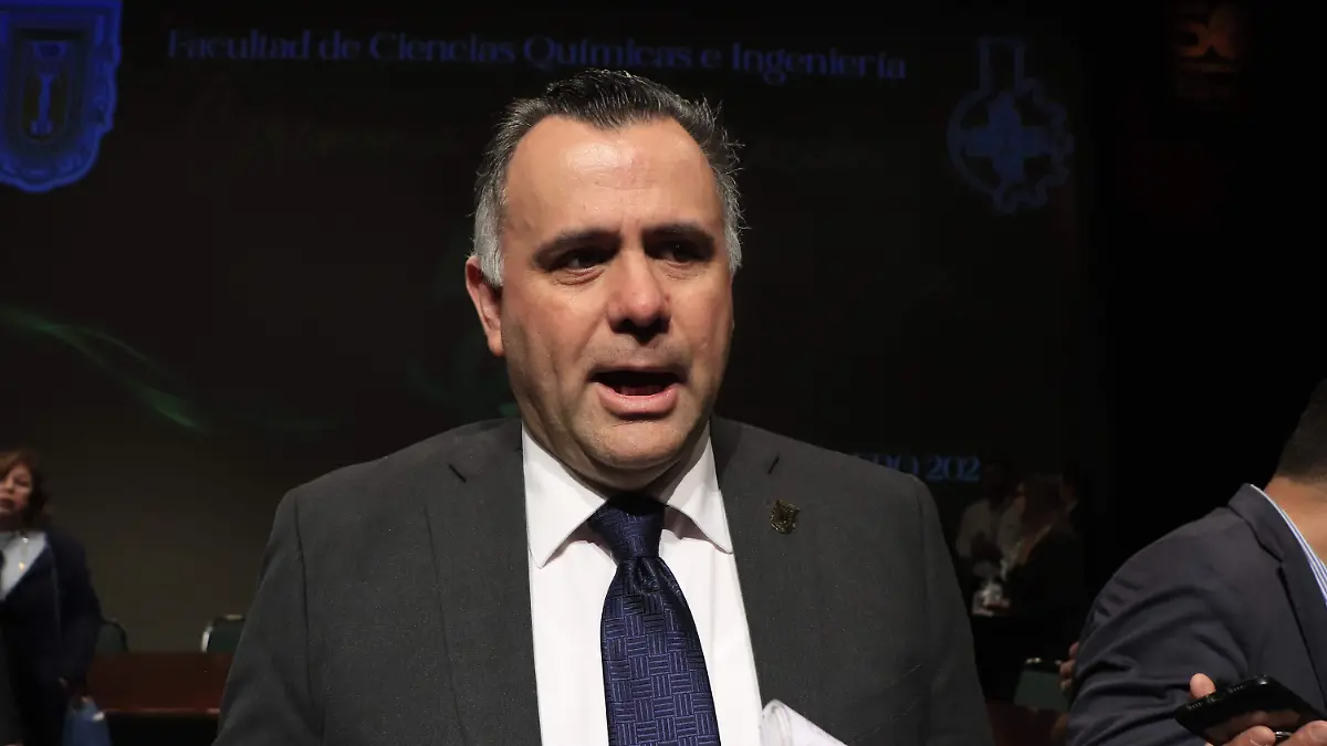 73-cl-luis Enrique Palafox maestre-rector uabc- (1)